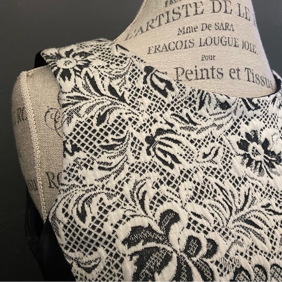 Emma & Michelle sleeveless black sheath dress with lace detail - Picture 4 of 8